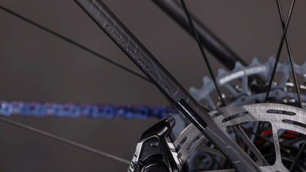 CUBE NUROAD C:62 EXC CARBON/CRISSCROSS