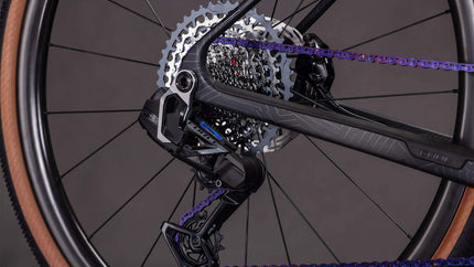 CUBE NUROAD C:62 EXC CARBON/CRISSCROSS