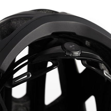CUBE Helmet Badger Black