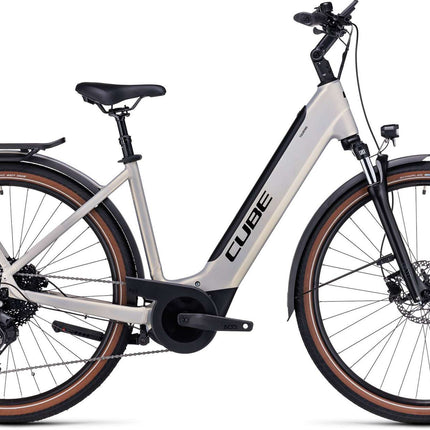 CUBE TOURING HYBRID PRO 625 PEARLYSILVER/BLACK