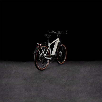 CUBE TOURING HYBRID PRO 625 PEARLYSILVER/BLACK