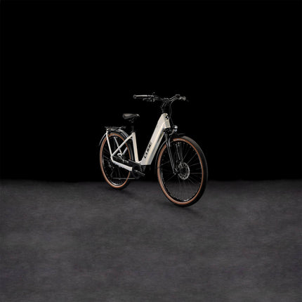 CUBE TOURING HYBRID PRO 625 PEARLYSILVER/BLACK