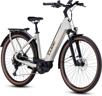 CUBE TOURING HYBRID PRO 625 PEARLYSILVER/BLACK