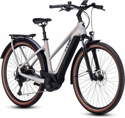 CUBE TOURING HYBRID PRO 625 PEARLYSILVER/BLACK