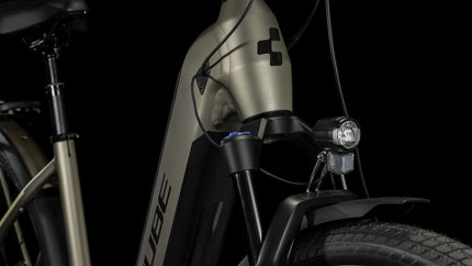 CUBE KATHMANDU HYBRID PRO 750 FLASHSTONE/BLACK