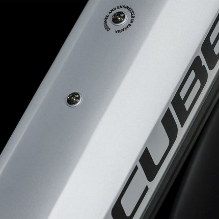 CUBE KATHMANDU HYBRID SLX 750 POLARSILVER/BLACK