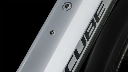CUBE KATHMANDU HYBRID SLX 750 POLARSILVER/BLACK
