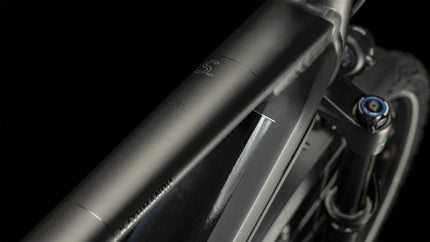 CUBE KATHMANDU HYBRID SLT 750 BLACK/METAL