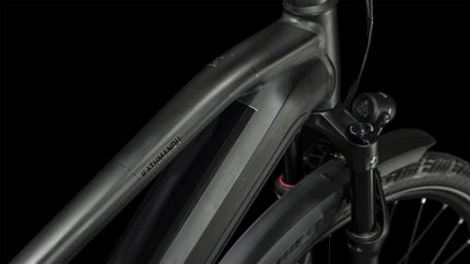CUBE KATHMANDU HYBRID SLT 750 BLACK/METAL