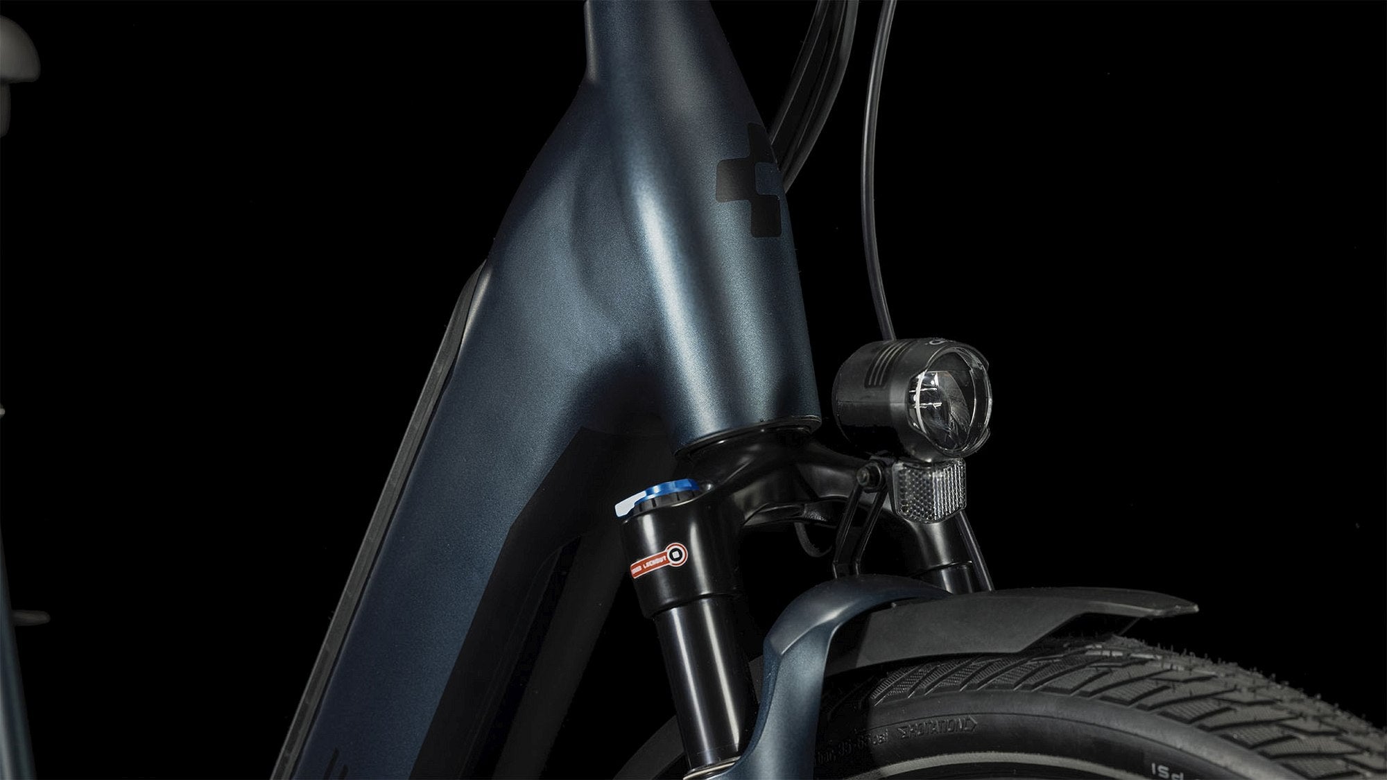 Vélo de ville femme puissant batterie Cube Supreme Hybrid