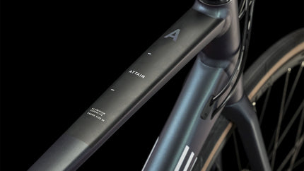 CUBE ATTAIN DEEPBLUE/WHITE