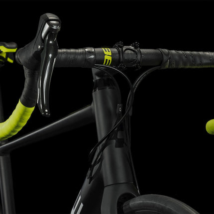 CUBE ATTAIN RACE BLACK/WHITE