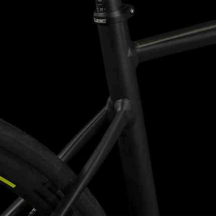 CUBE ATTAIN RACE BLACK/WHITE