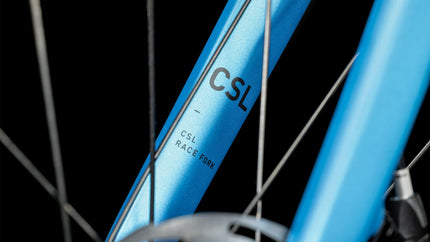 CUBE ATTAIN RACE BLUE/SPECTRAL