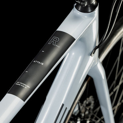 CUBE ATTAIN GTC RACE FLASHWHITE/BLACK