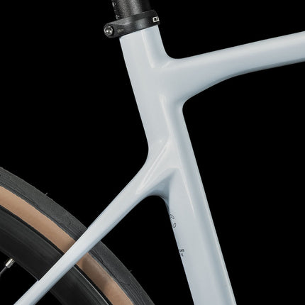 CUBE ATTAIN GTC RACE FLASHWHITE/BLACK