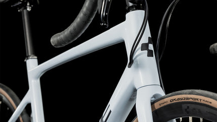 CUBE ATTAIN GTC RACE FLASHWHITE/BLACK