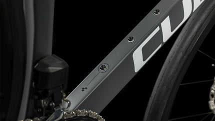 CUBE AGREE C:62 GREY/BLACK