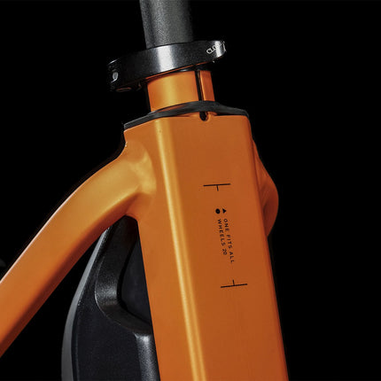 CUBE COMPACT HYBRID 500 BLACK/SPARKORANGE