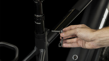 CUBE TOURING HYBRID PRO 625 BLACK/METAL