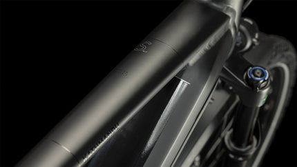 CUBE KATHMANDU HYBRID SLT 750 BLACK/METAL