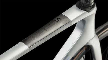 CUBE AGREE C:62 SLT SILVER/BLACK