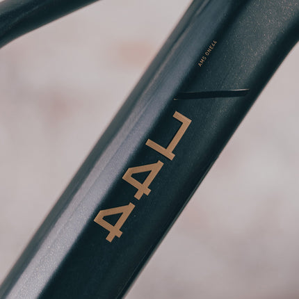 CUBE AMS HYBRID ONE44 C:68X SLT 400X 29 CARBON/GOLDDUST
