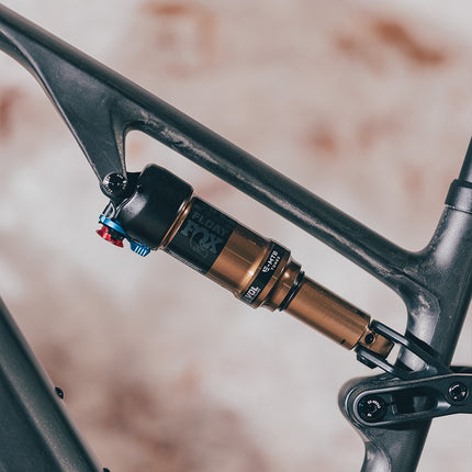 CUBE AMS HYBRID ONE44 C:68X SLT 400X 29 CARBON/GOLDDUST