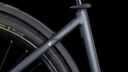CUBE TOURING HYBRID PRO 625 METALLICGREY/CHROME