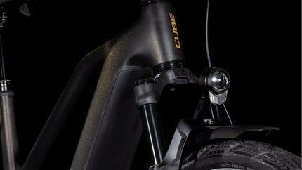 CUBE KATHMANDU HYBRID SLT 800 GOLDDUST/BLACK