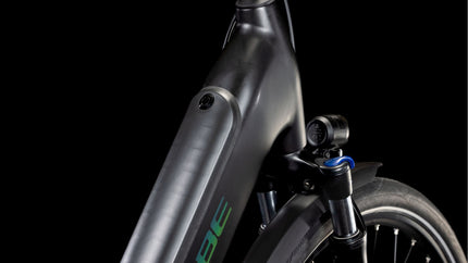 CUBE SUPREME HYBRID PRO 625 BLACK/SPECTRAL