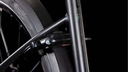 CUBE SUPREME HYBRID PRO 625 BLACK/SPECTRAL