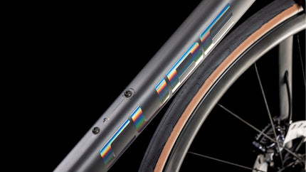 CUBE ATTAIN C:62 SLT CARBON/RAINBOW