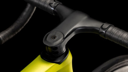 CUBE AGREE C:62 RACE FLASHLIME/BLACK