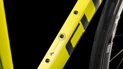 CUBE AGREE C:62 RACE FLASHLIME/BLACK