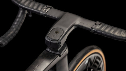 CUBE LITENING AERO C:68X RACE BLACKLINE