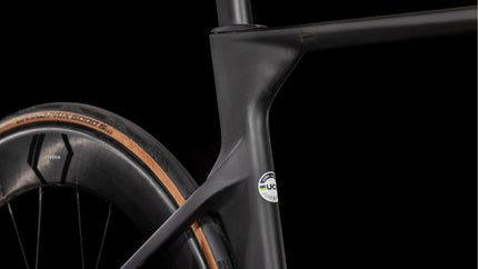 CUBE LITENING AERO C:68X RACE BLACKLINE