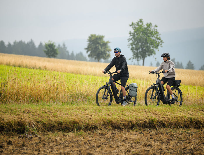 <h2>TOUR E-BIKES</h2>